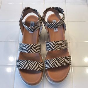 Steve Madden Tribal Strappy Wedge Sandals Size 11